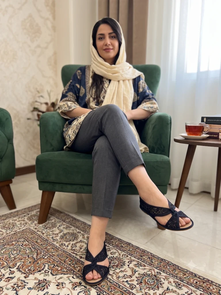 اصول ست کردن پاپوش مجلسی با انواع شلوار پارچه‌ای زنانه